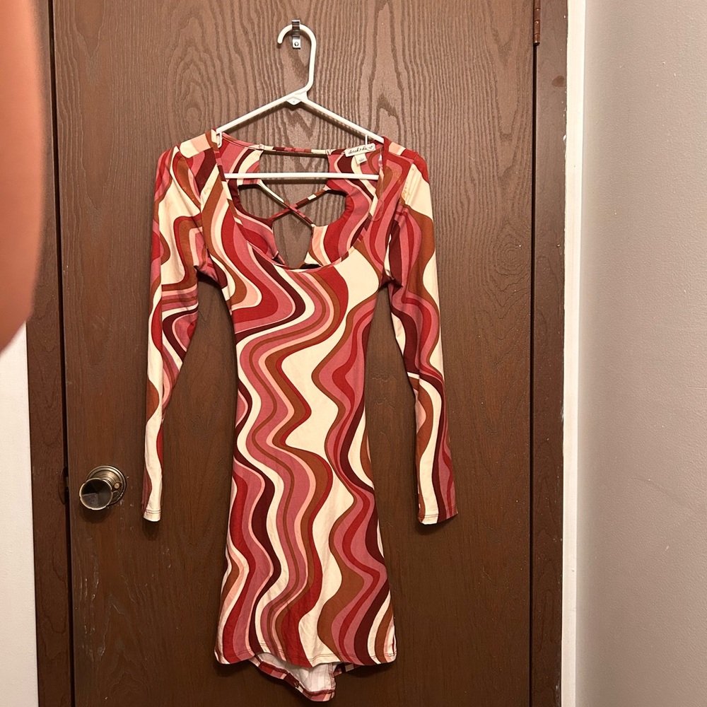 groovy pattern backless tie dress size 1